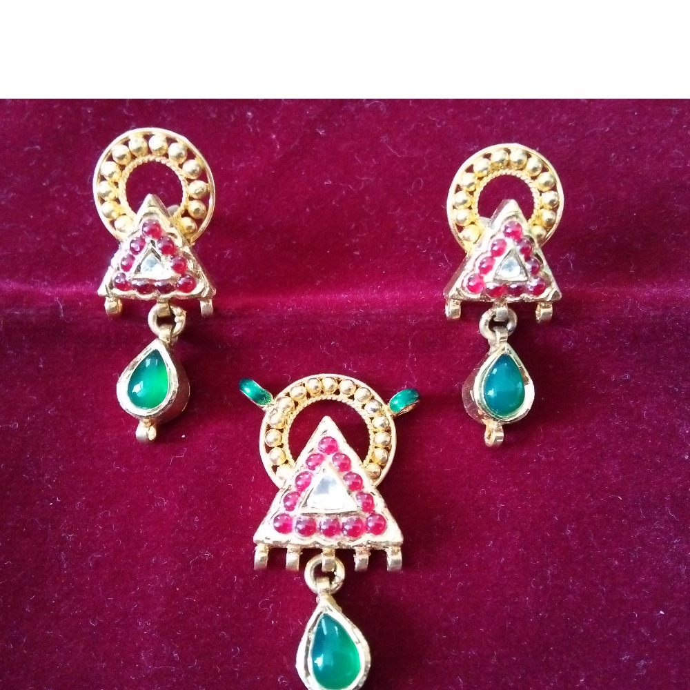 Kundan Pendent Set