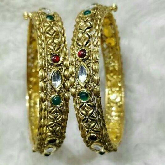 22K / 916 Gold Antique Ladies Bangle