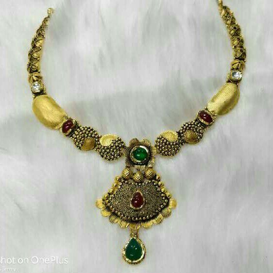 22K / 916 Gold Antique Jadtar Necklace Set
