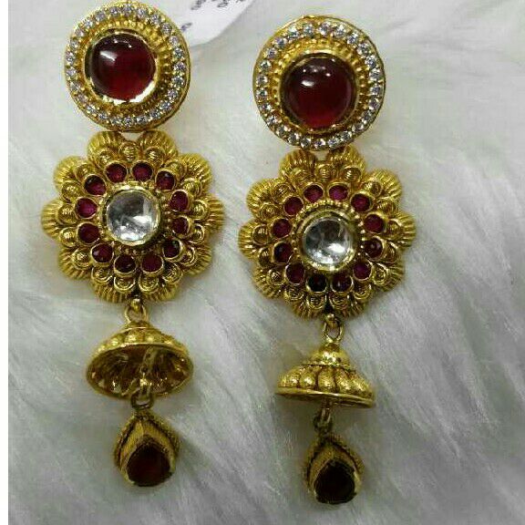 22K / 916 Gold Ladies Antique Jadtar Earrings