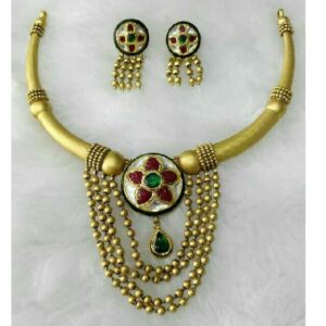22K / 916 Gold Round Antique Jadtar Necklace Set