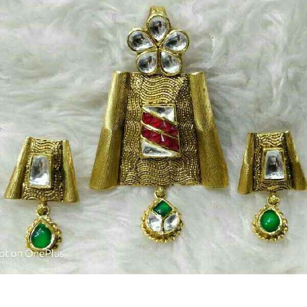 916 Gold Single Naka Stone Pendant Set