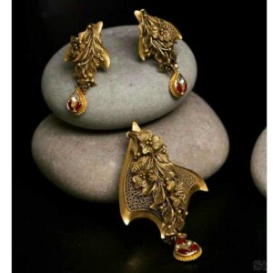 22K/916 Gold Antique Single Naka Pendant Set