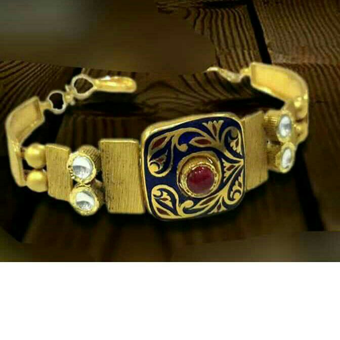 22K / 916 Gold Antique Modern Attractive Bracelet