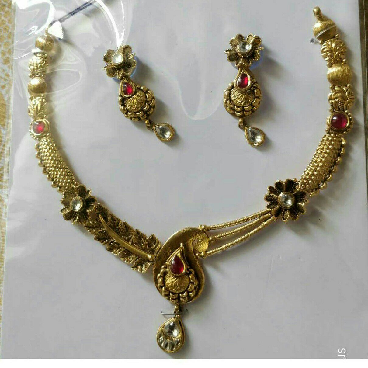 22KT/916 Yellow Antique Gold Ladies Jadtar Necklace Set