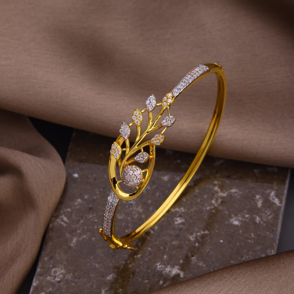 GOLD FANCY BRACELET