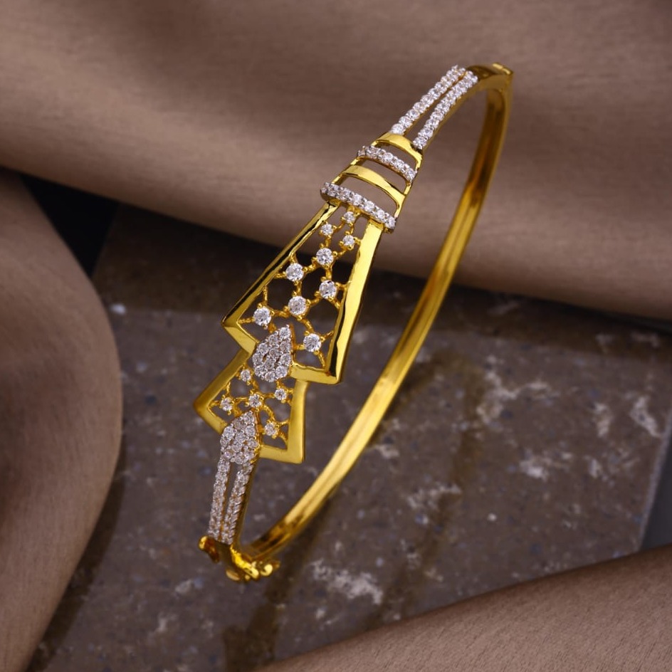 22K Gold AD Diamond Stylish Bracelet