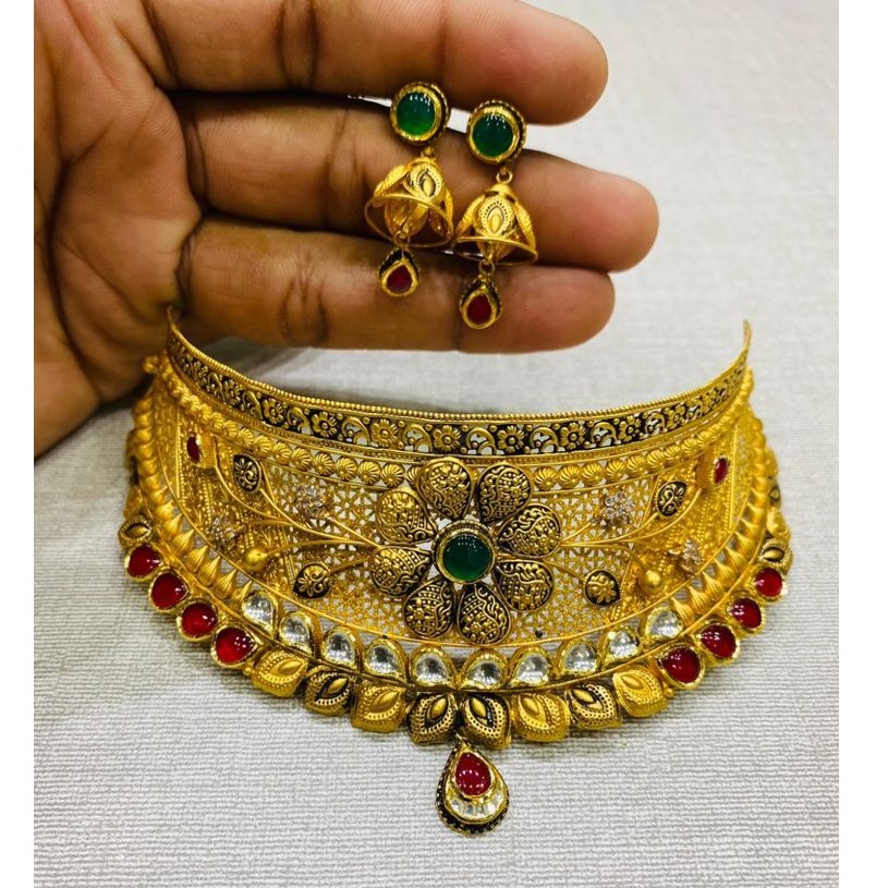 Gold choker With Stone Necklace set