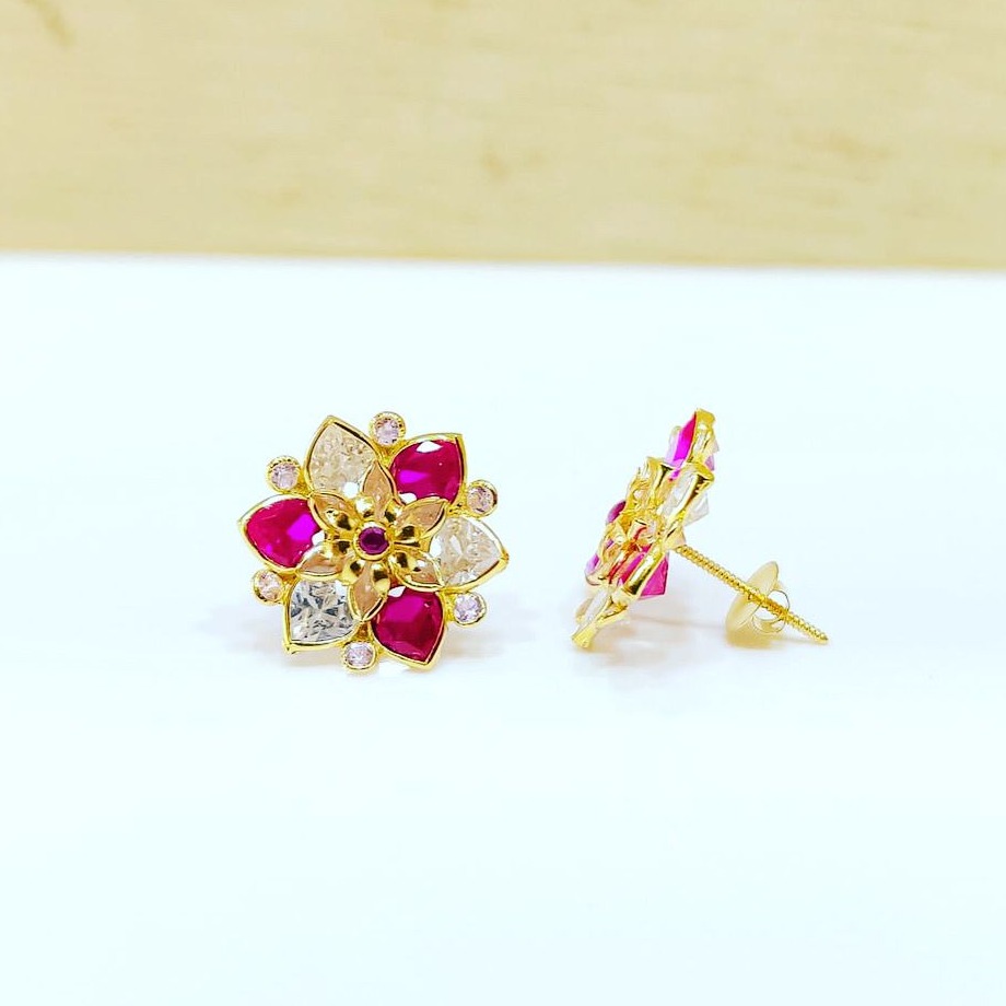 18Ct Gold Ruby Earring