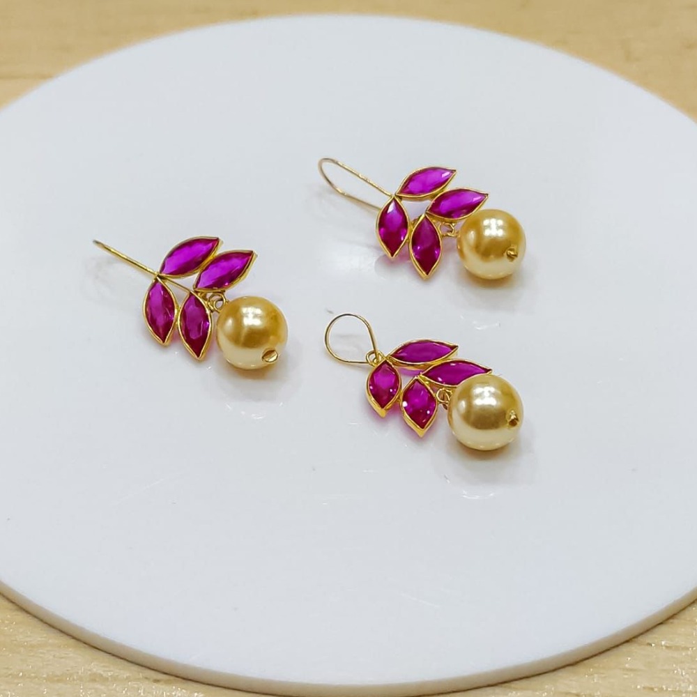 18ct Gold Pendant Set
