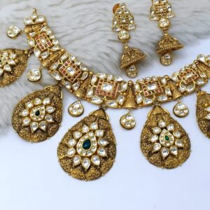 Gold choker set 916