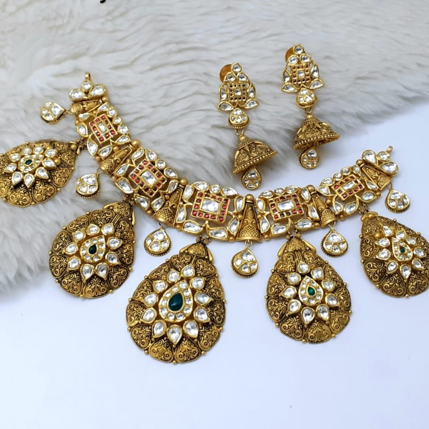 Gold choker set 916