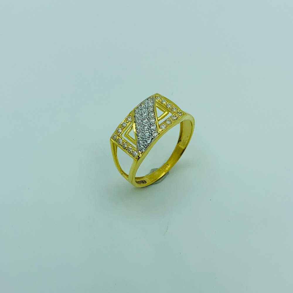 Gold jents ring