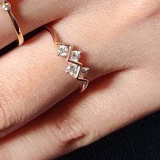 22 CT GOLD ZIG ZAG RING WITH DIAMOND