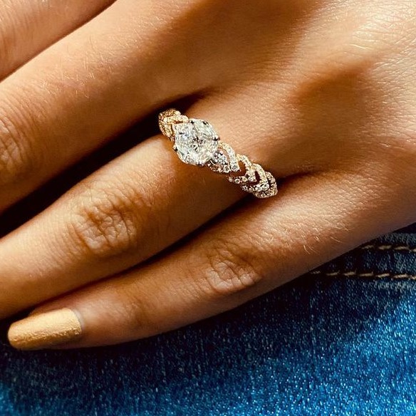22 CT. GOLD RING UNIQE DESIGN GRGA-00012
