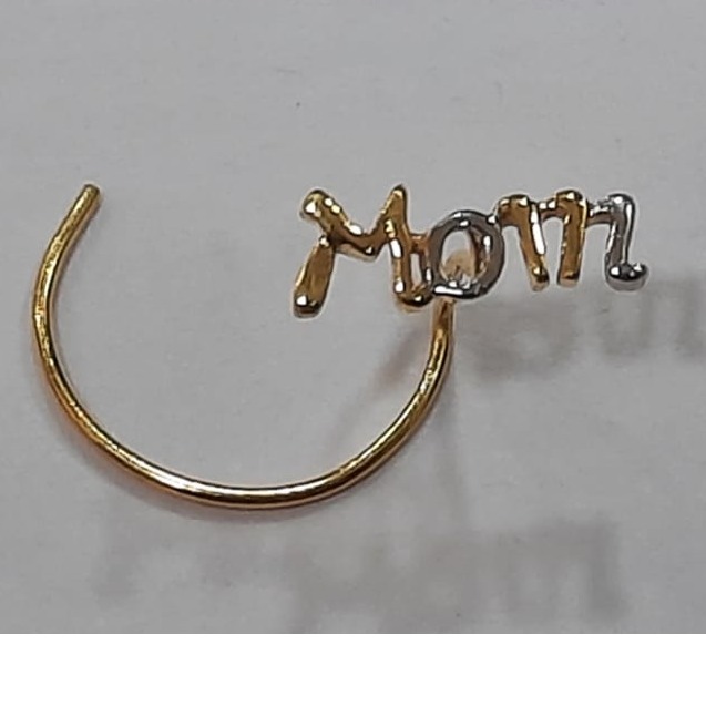 18 CT. GOLD NOSEPIN "MOM" NAME