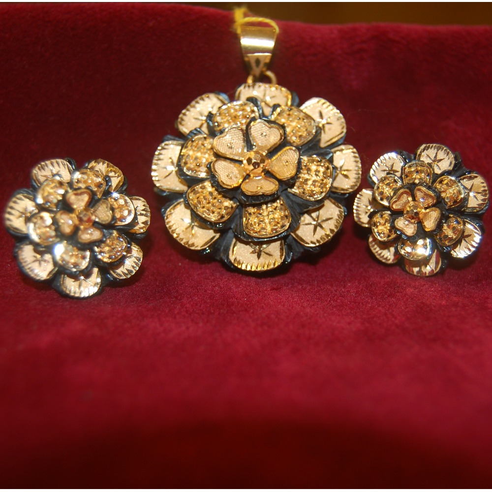 Designer Handcrafted Wooden gold Pendant Set