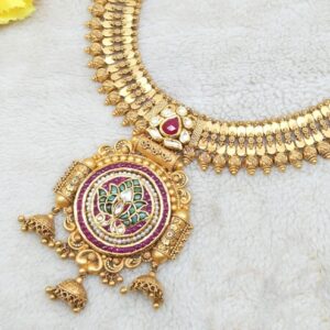 22K Gold Traditional Design Necklace Set