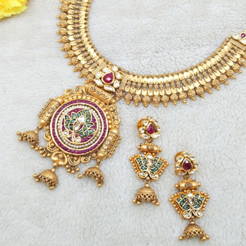 22K Gold Traditional Design Necklace Set