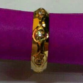 22KT Gold Ladies Ring