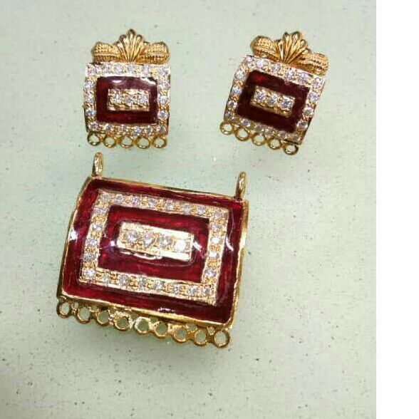 22K/916 Gold Fancy Ladies Pendant Set