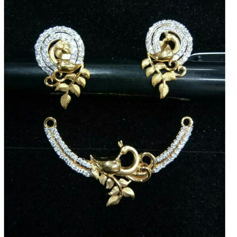 22K / 916 Yellow Ladies Gold CZ Round Pendant Set