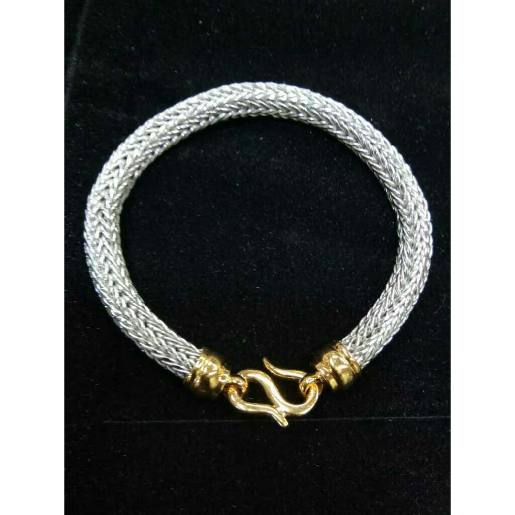 22K / 916 Gold Stylish Casting Bracelet