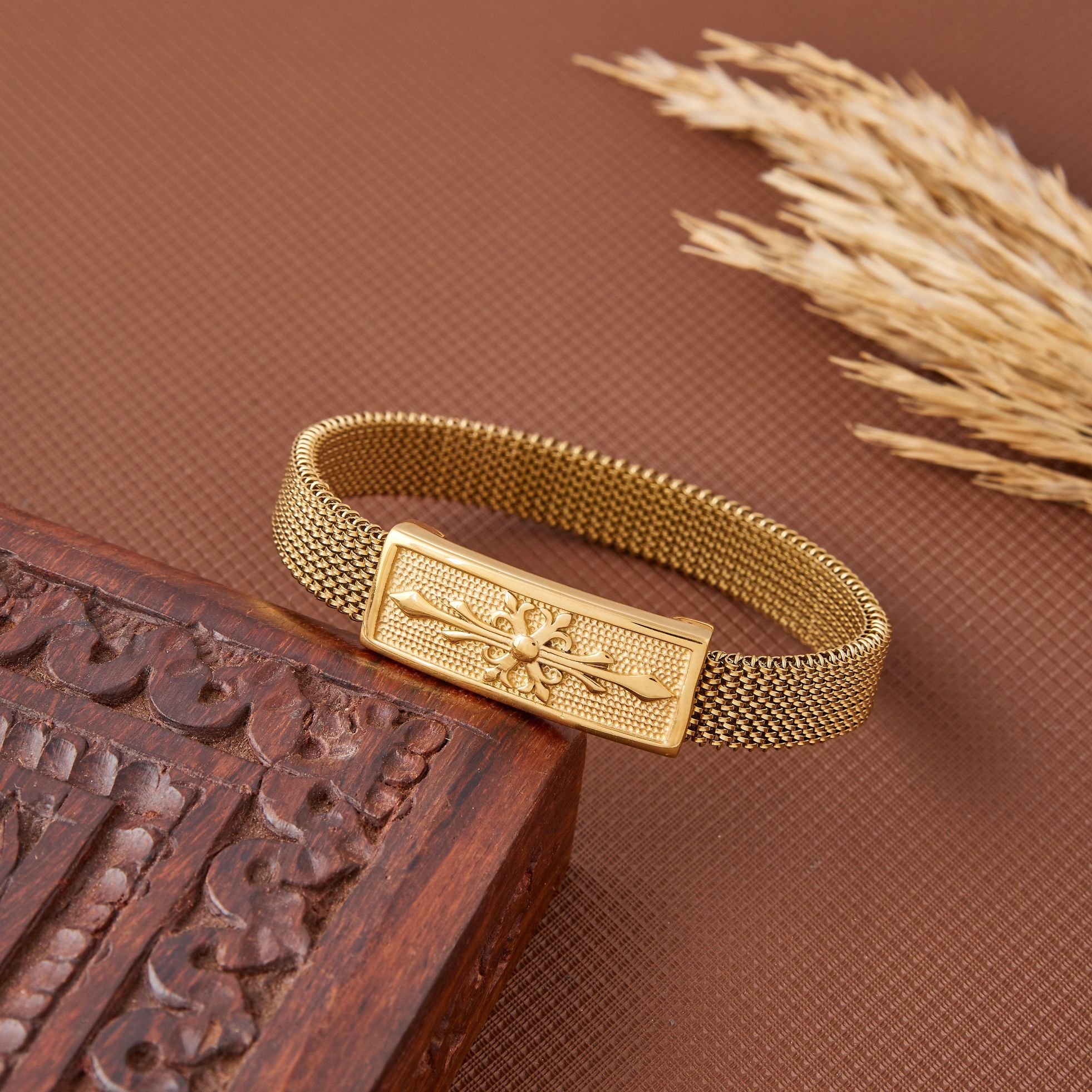 Lykos Cuff