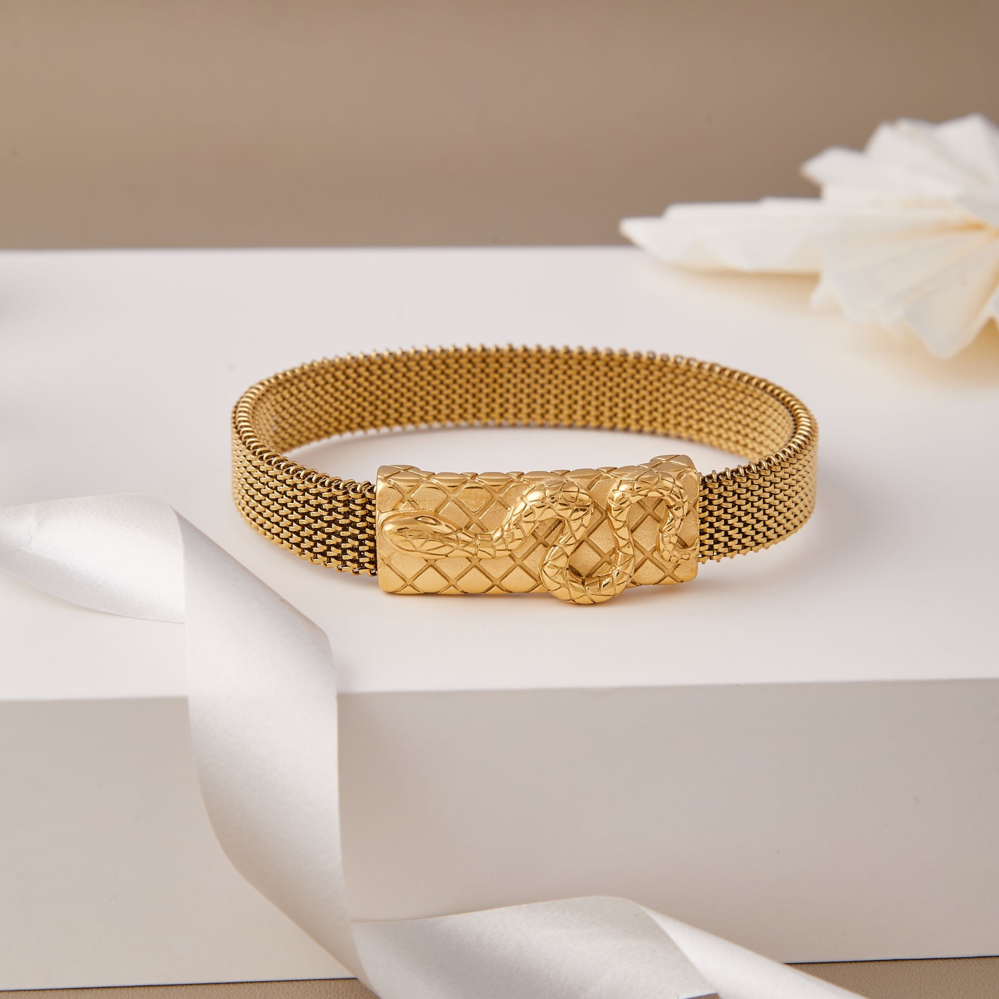 Naga Regale Kada in gold