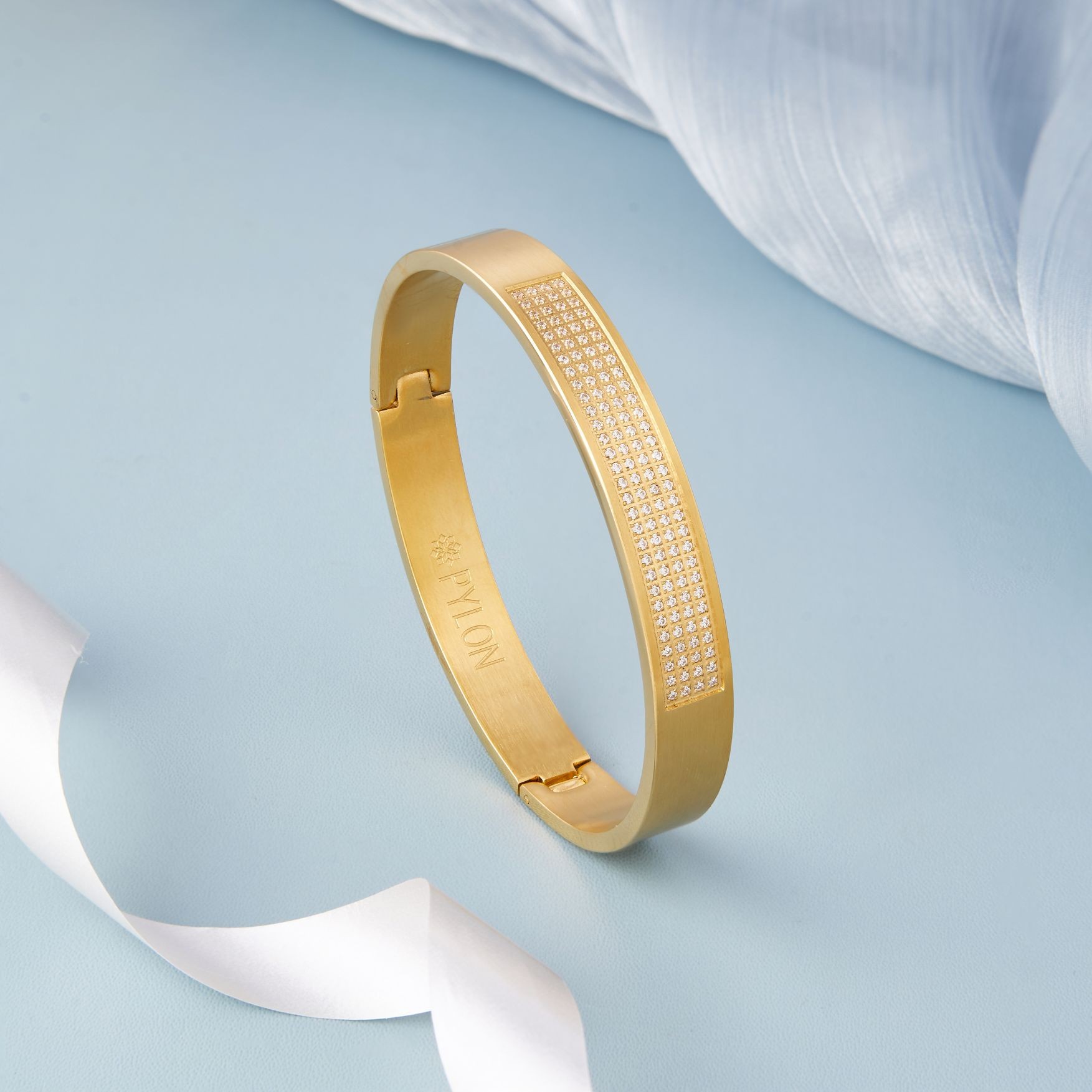 Golden Sovereign Bracelet