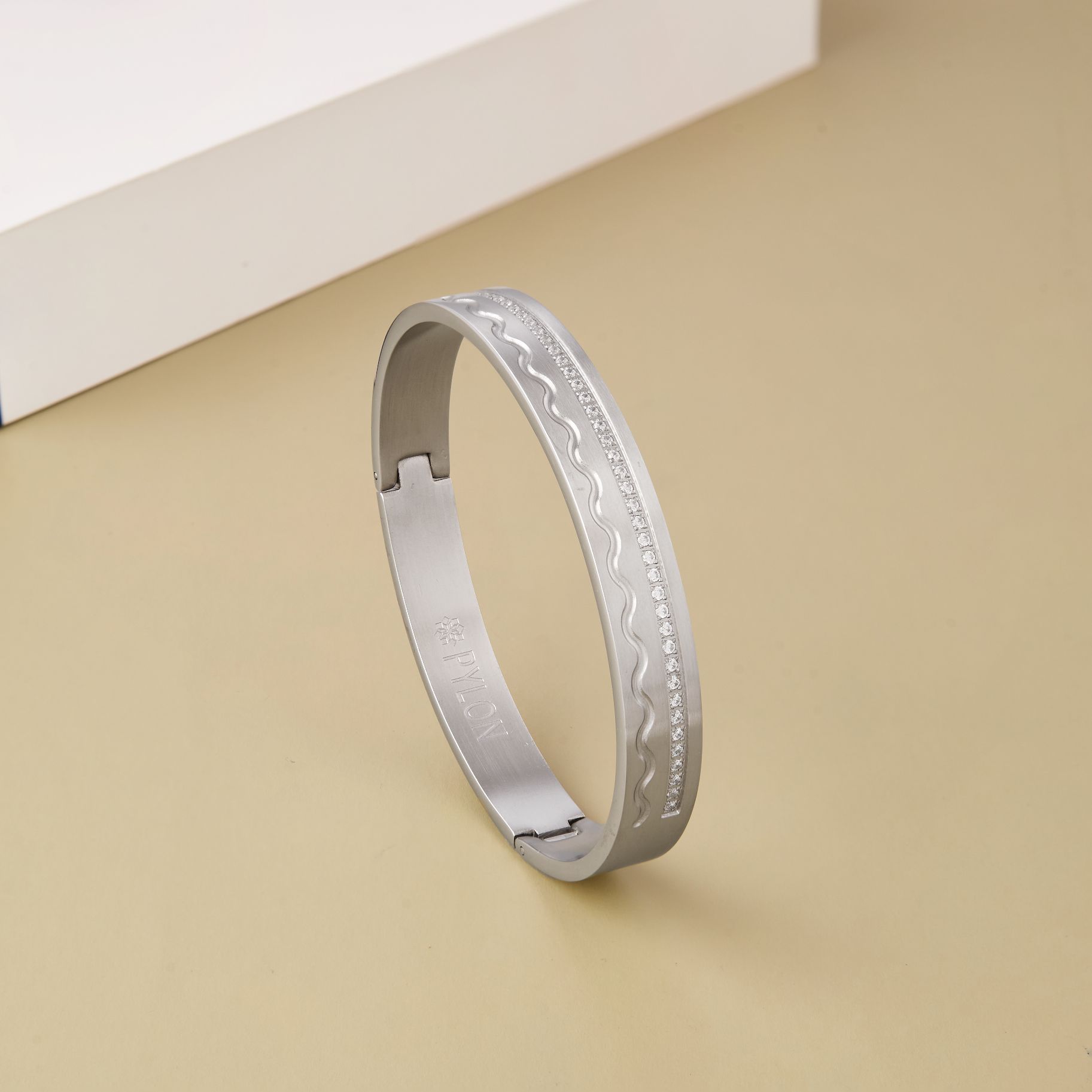 Starshine Classique Cuff
