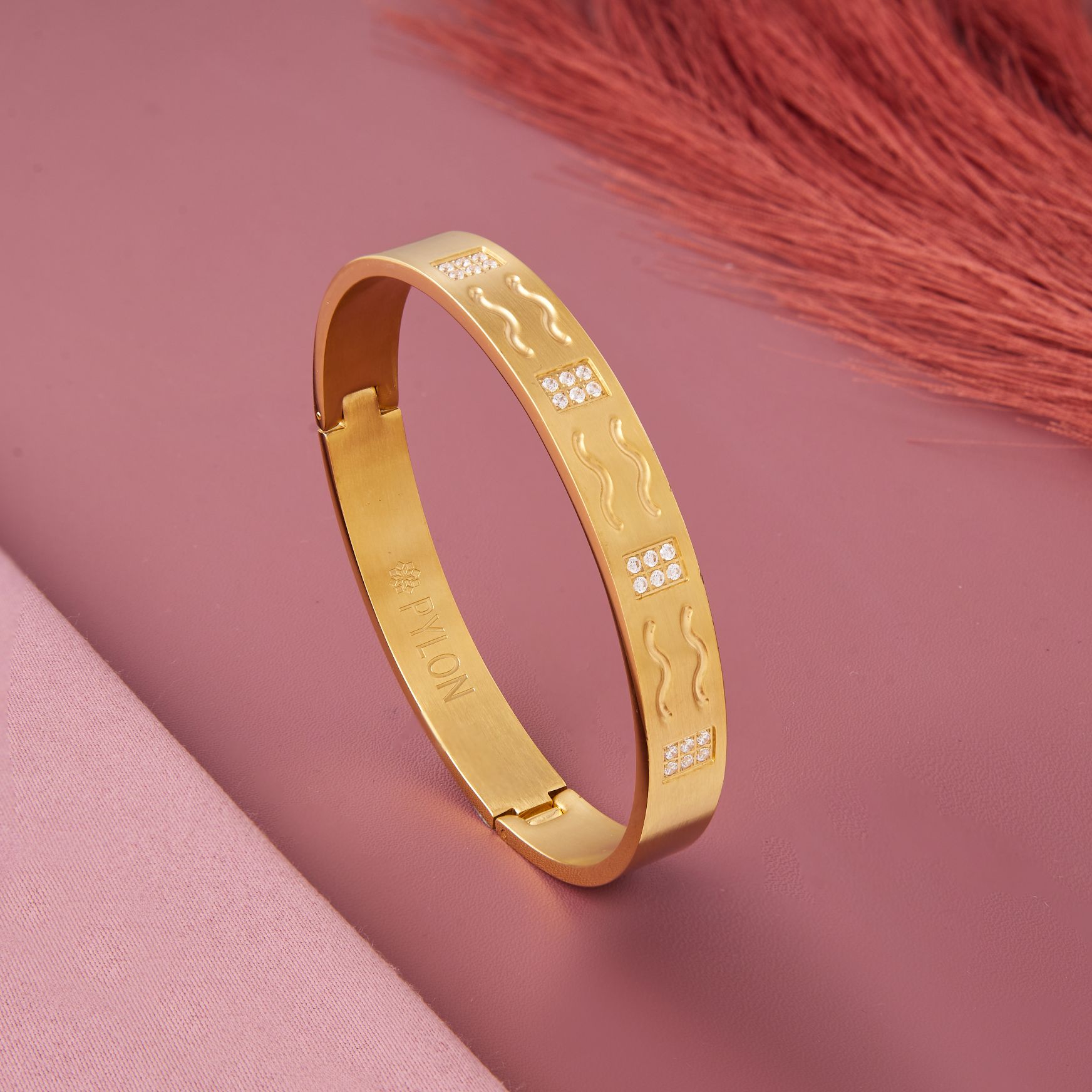 The Pharaoh Cuff in gold