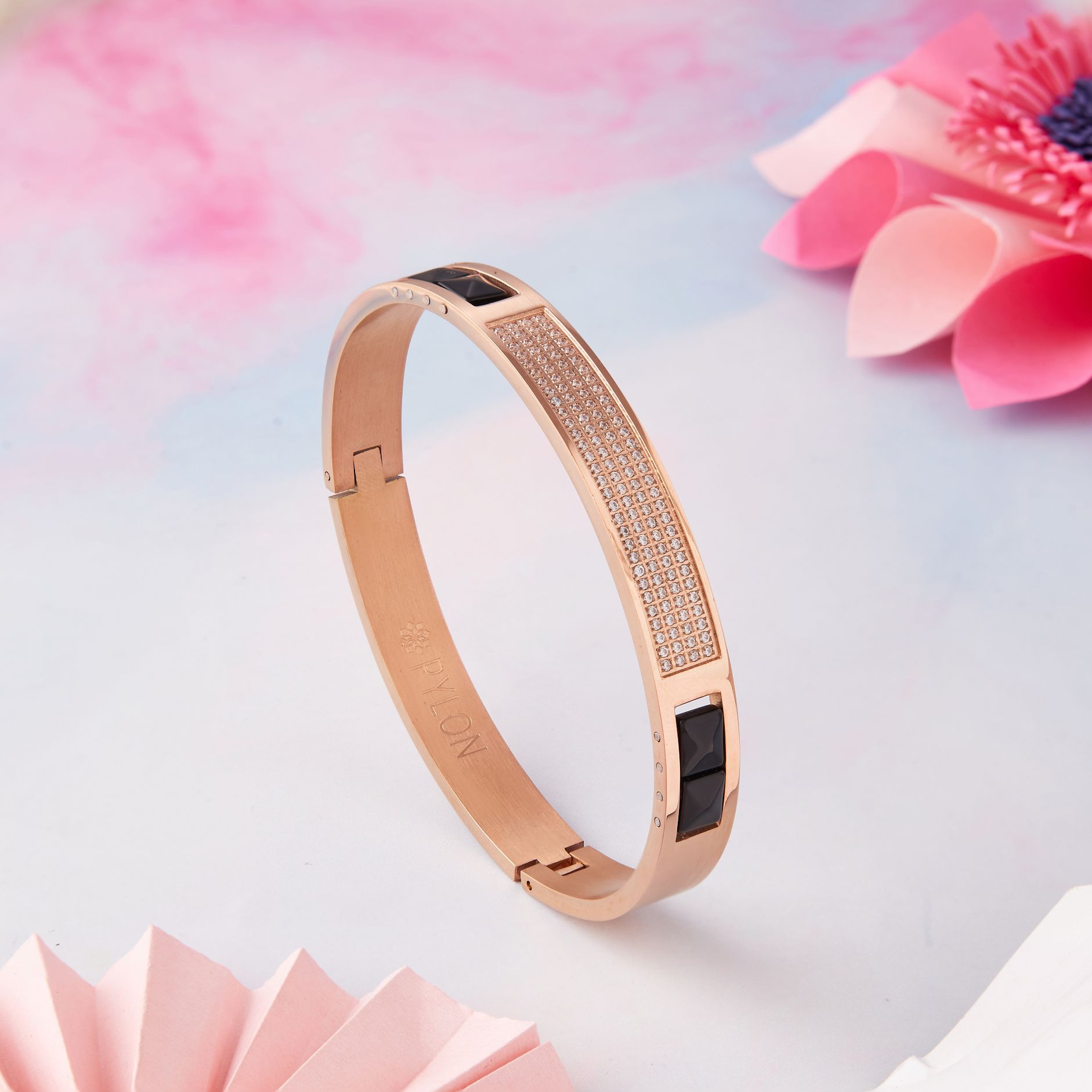 The duke bracelet in rose gold