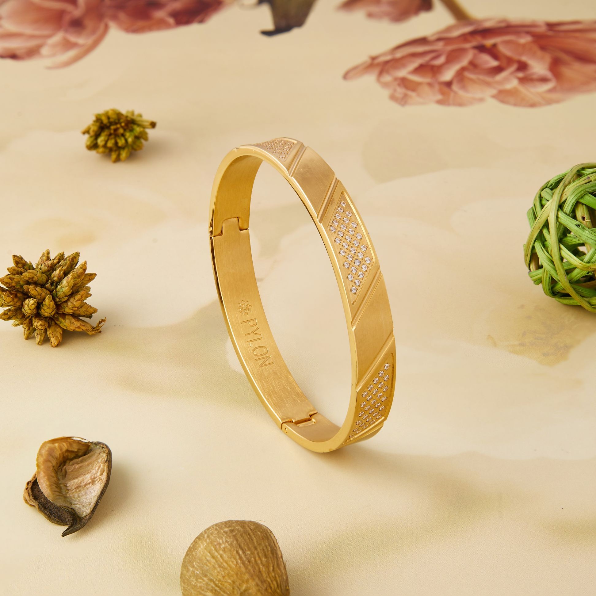 Terra forge in gold Cuff