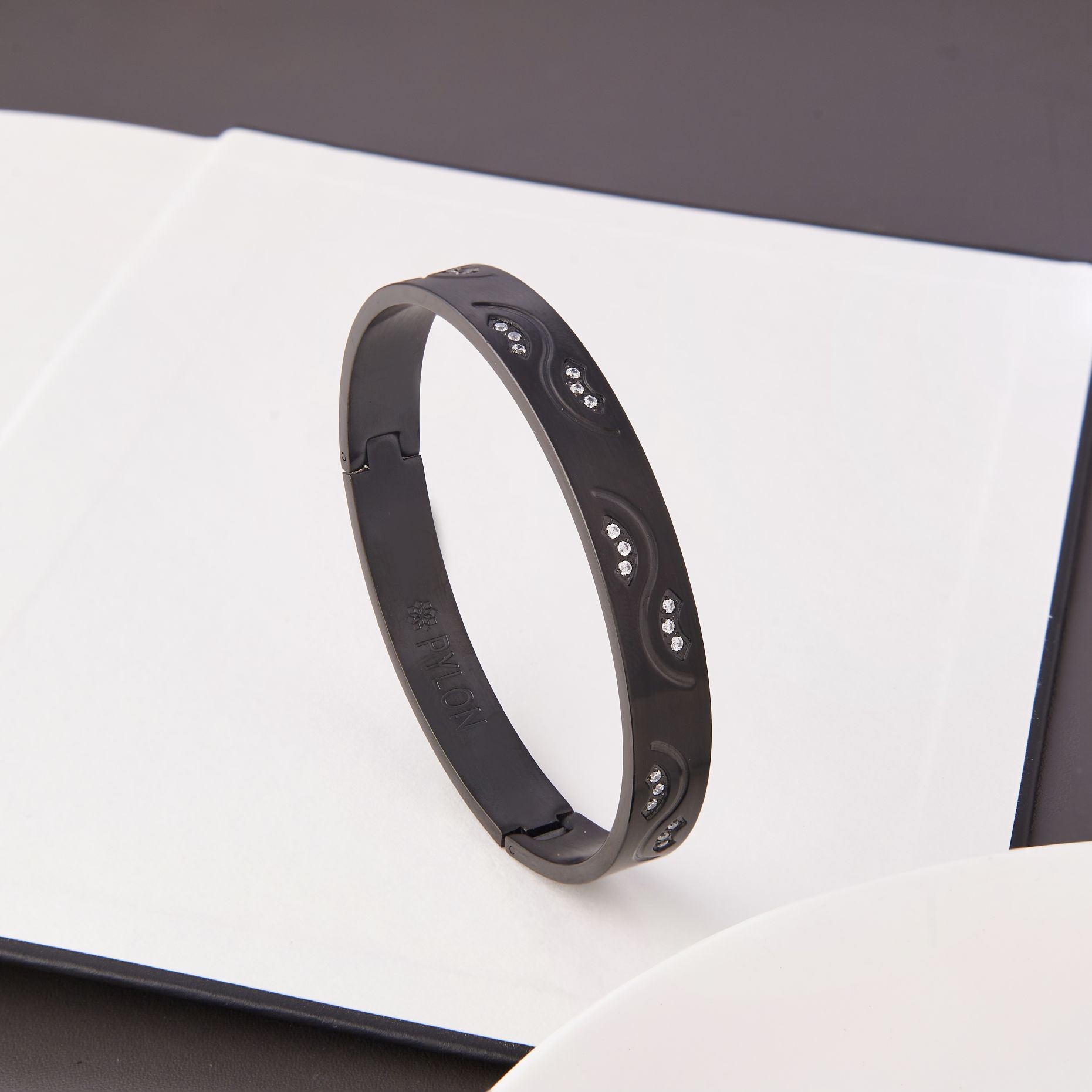 Urbane Cuff Noir