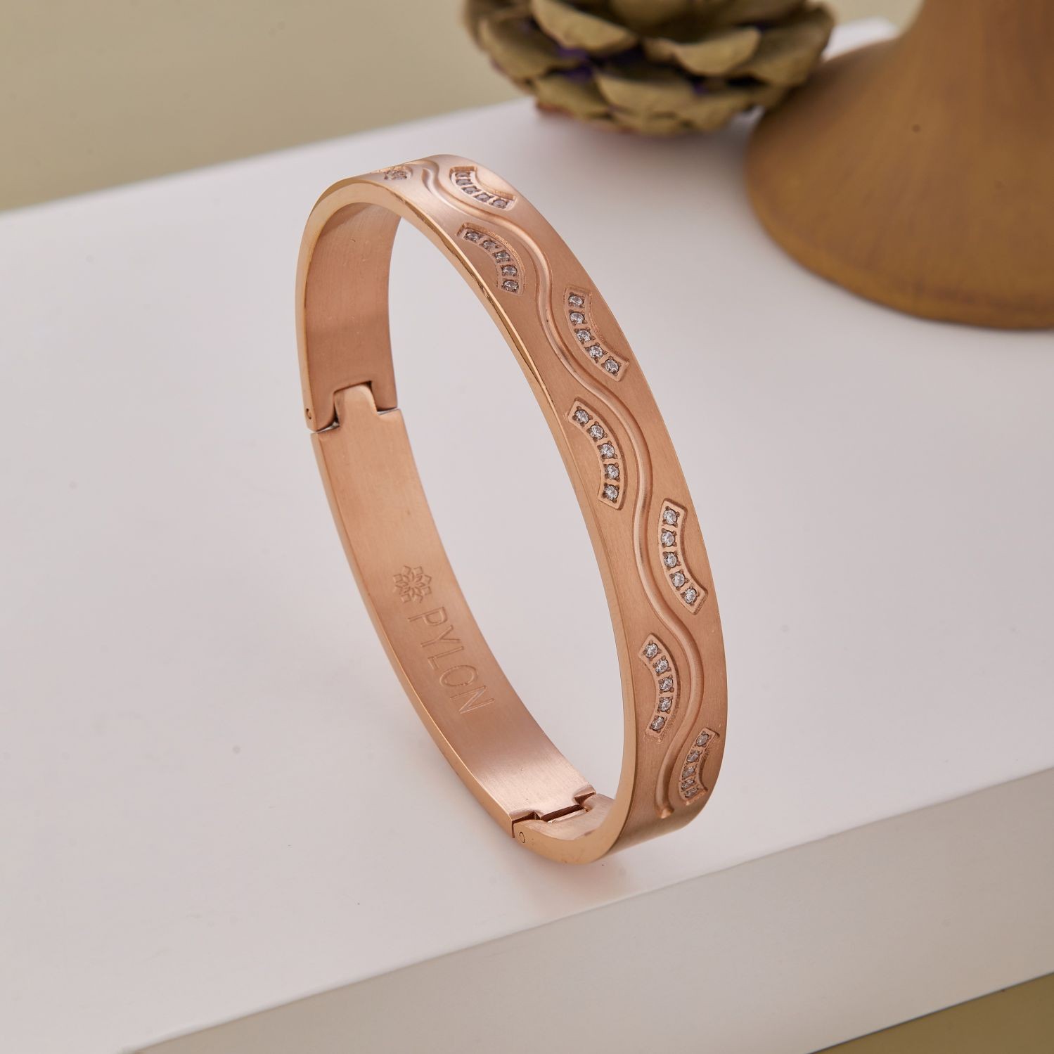 Tidal vanguard in rose gold Bracelet