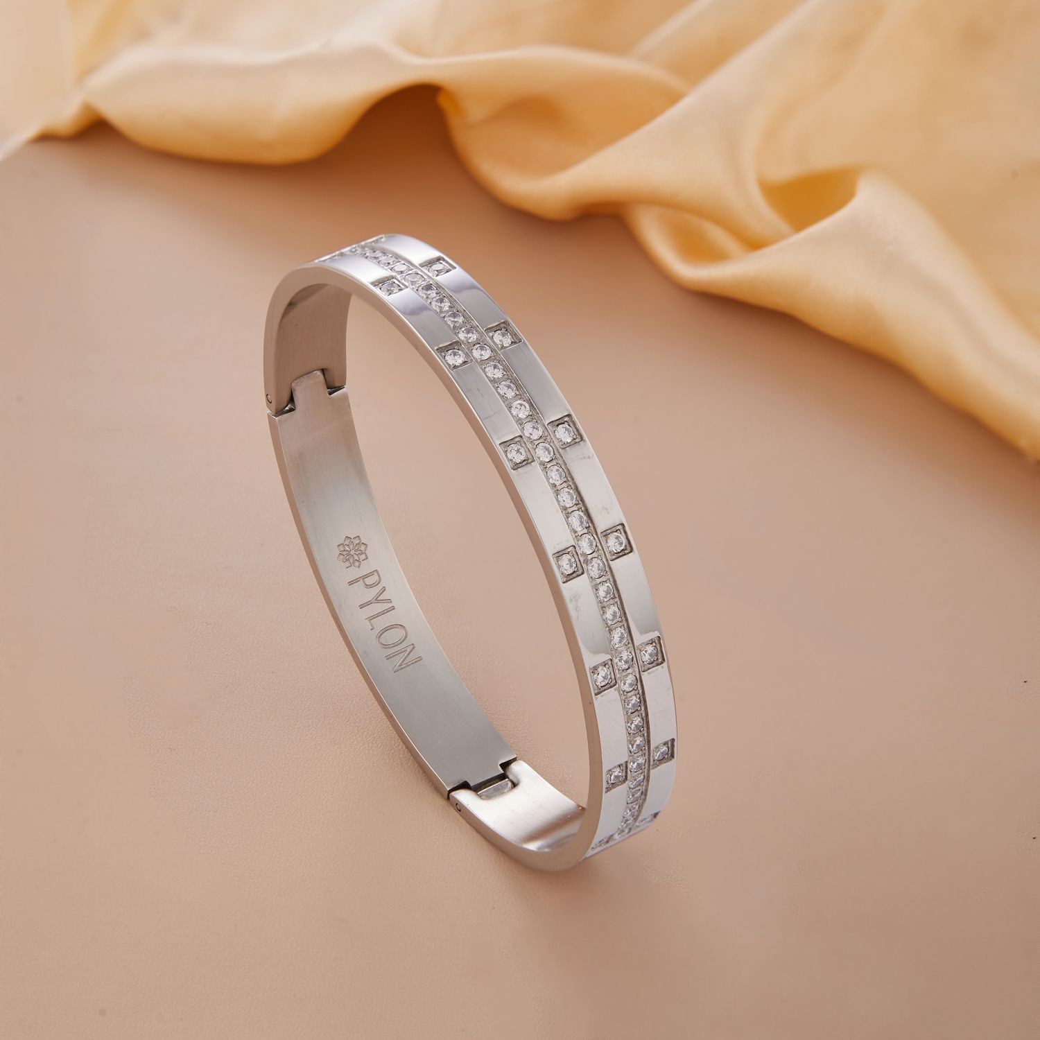 Lumina in matte platinum Bracelet