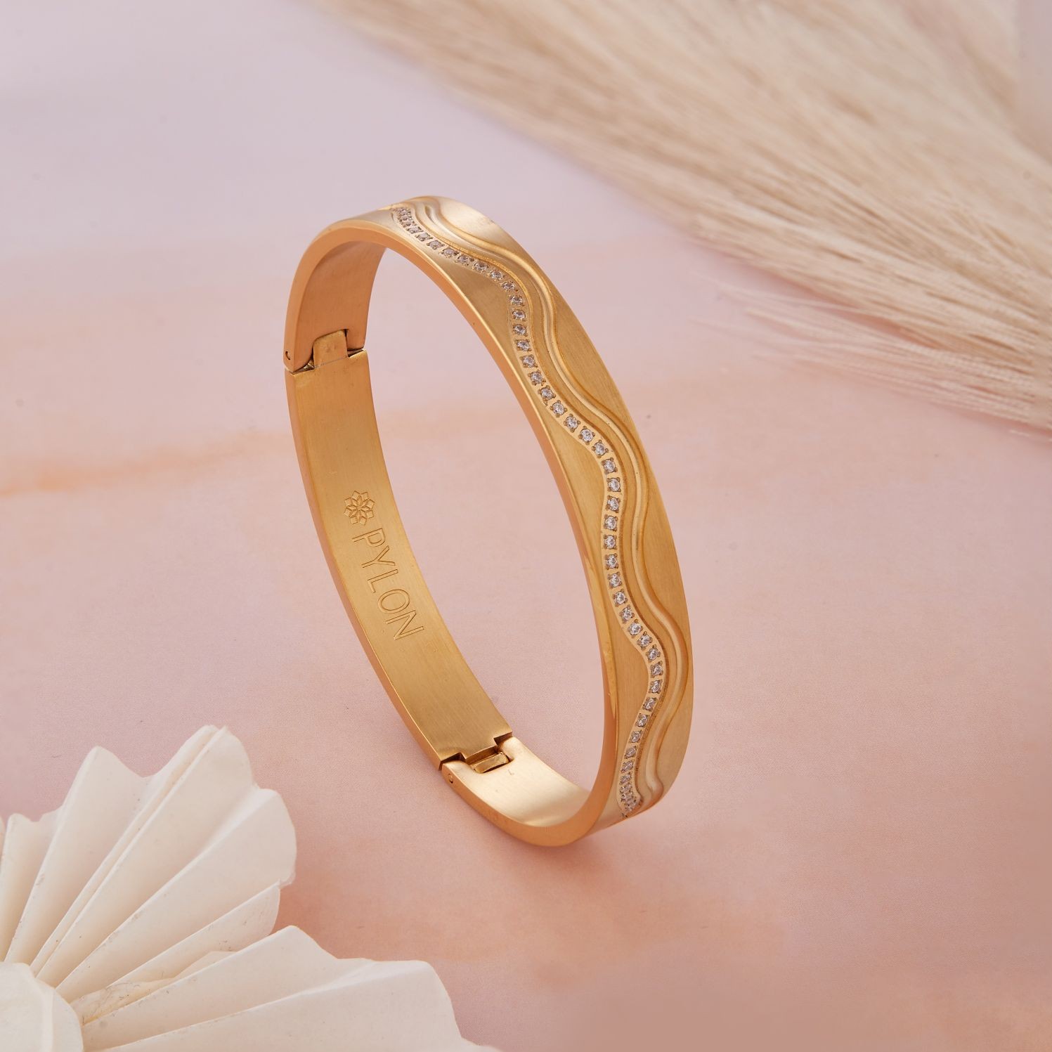 Seranade kada in gold