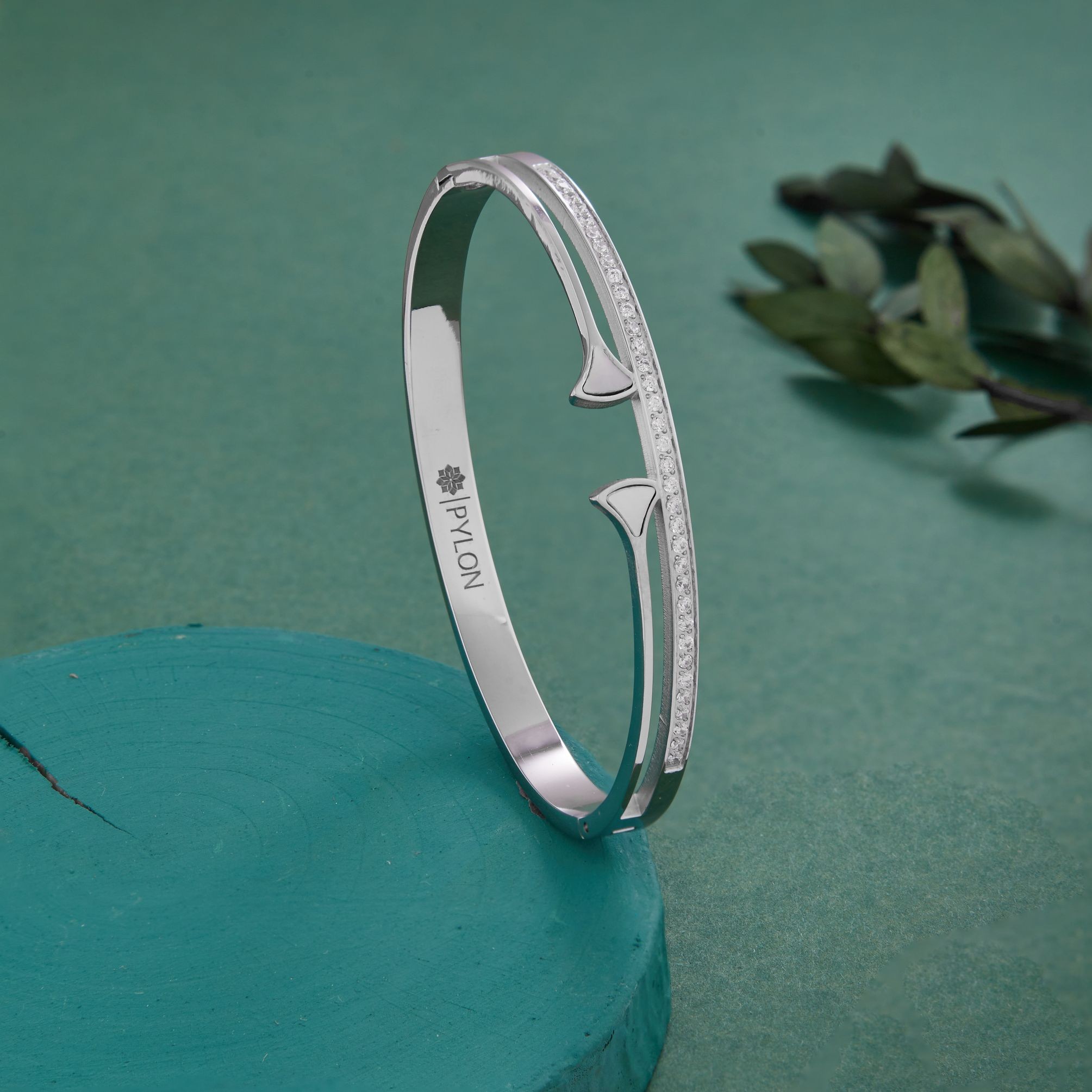 Platinum Diamond Nexus Cuff