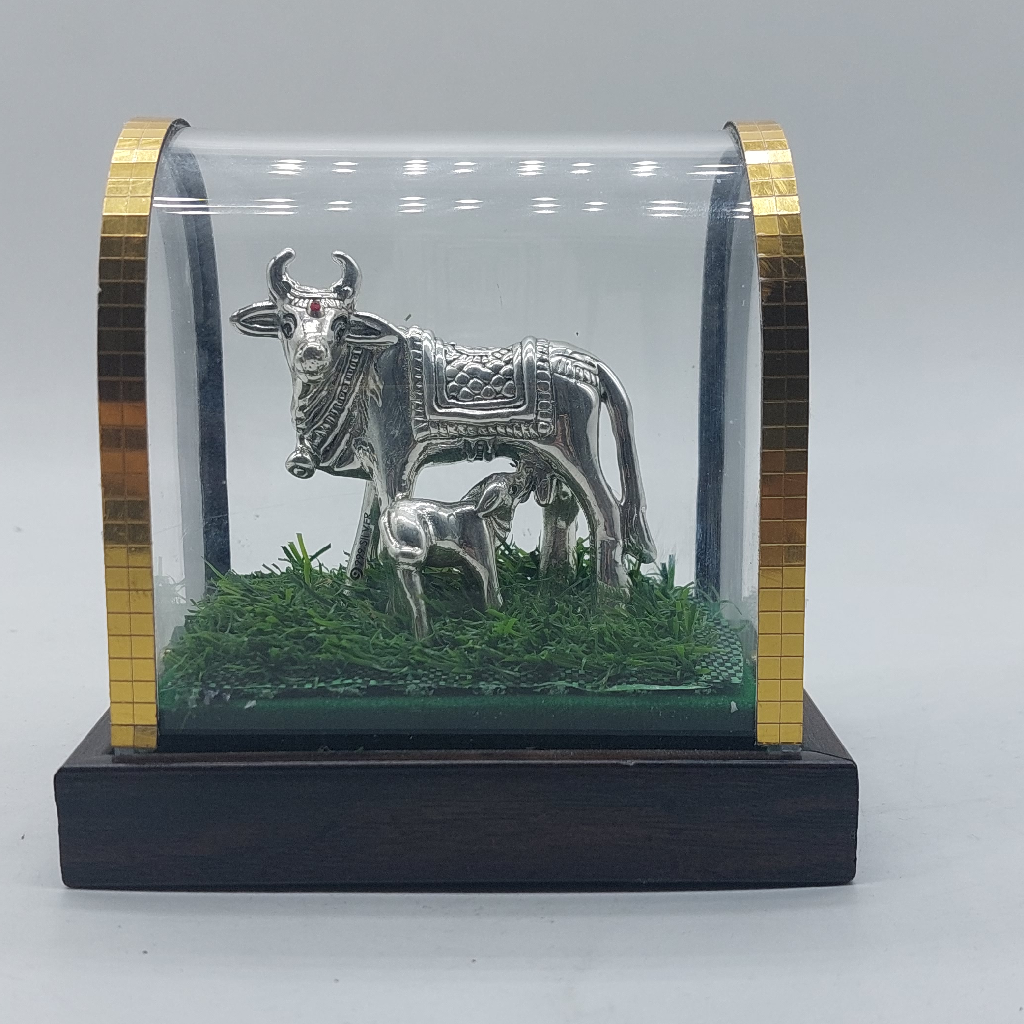 Silver Murti Cow Idol With Acrelic Box - Image 2
