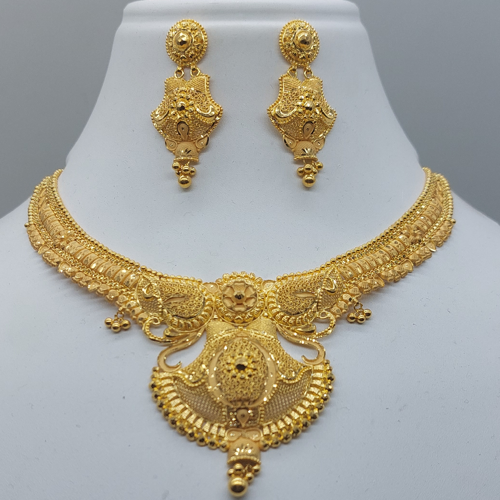 Gold Necklace Set With Tops