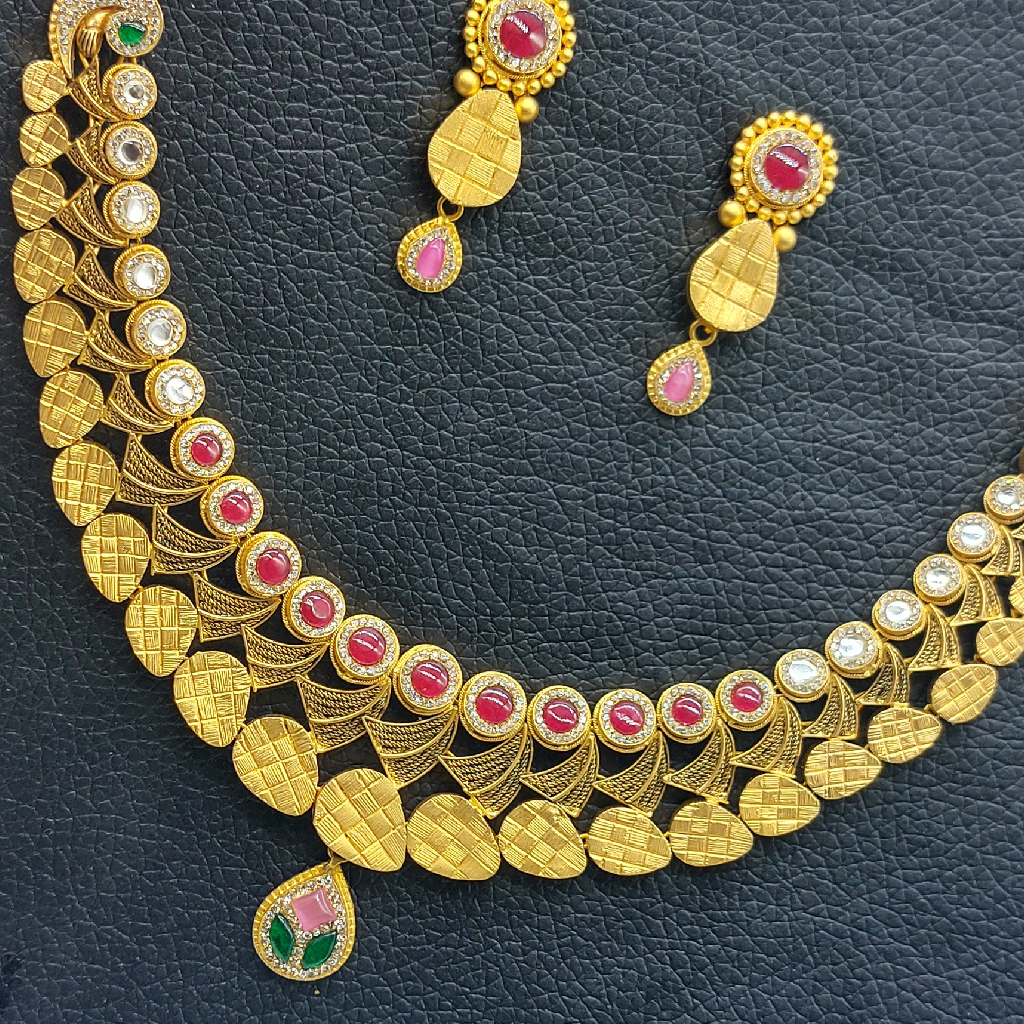 Gold Antique Necklace Set - Image 2