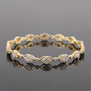 18kt yellow gold designer diamond bangle