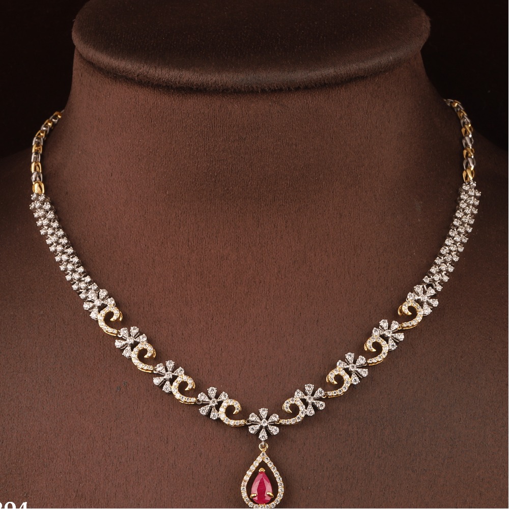 18kt yellow gold drop shaped diamond necklace