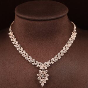 18kt yellow gold pan shaped diamond necklace