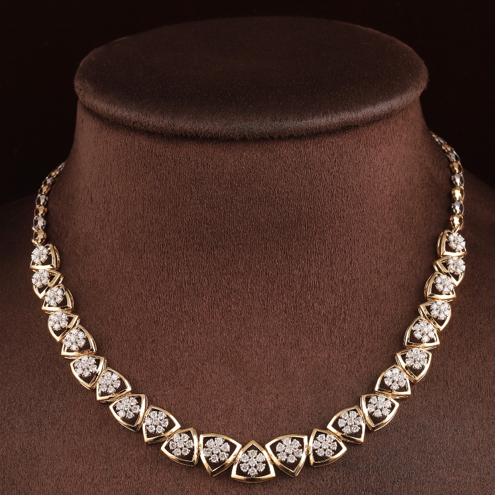 18kt designer diamond necklace