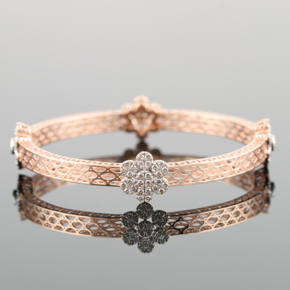 18kt rose gold designer diamond bangle
