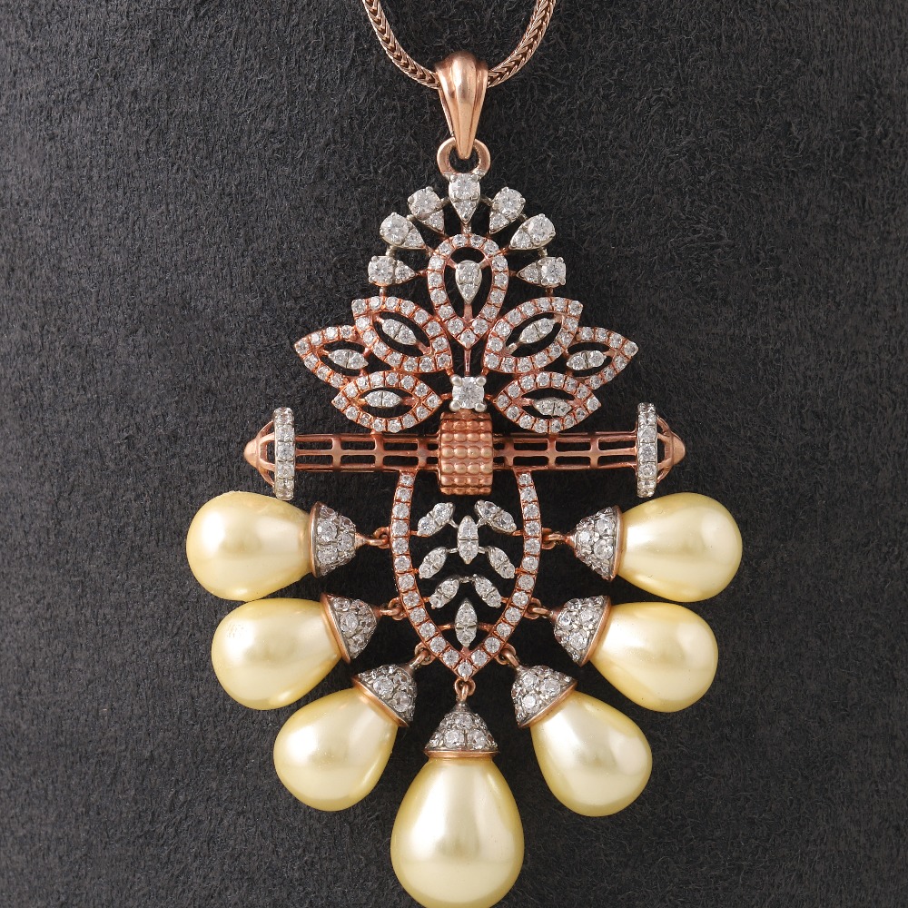 18kt rose gold diamond fancy pendant