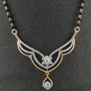 18kt flower shaped diamond mangalstra