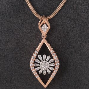 18kt flower shaped diamond pendant